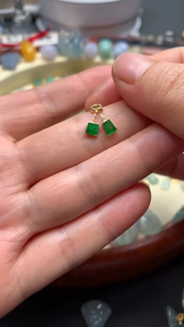 【闪购商品】翡翠颈饰18K金镶嵌翡翠镶嵌滴流