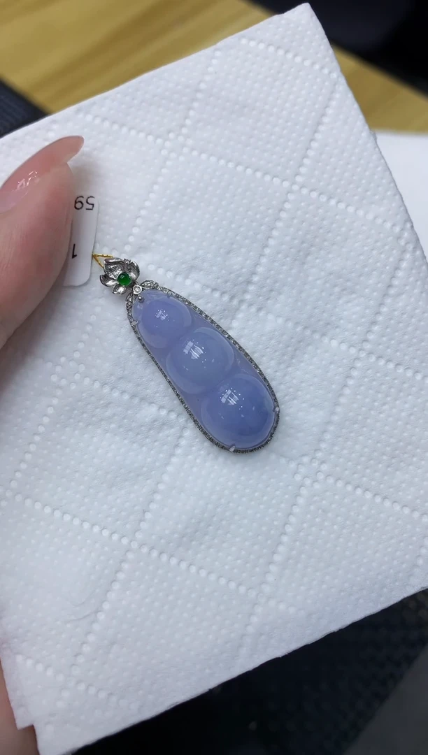 翡翠18K金镶嵌颈饰1111111111