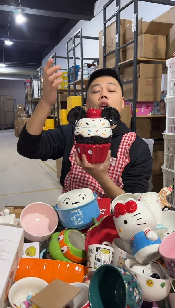 【闪购商品】杯大号米奇纸盒蛋糕带盖罐