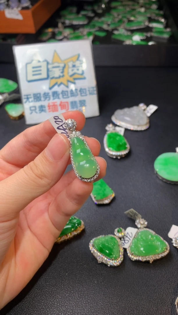 翡翠银S925镶嵌颈饰翡翠1