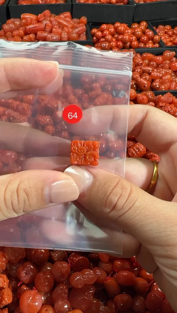颈饰未镶嵌南红玛瑙1