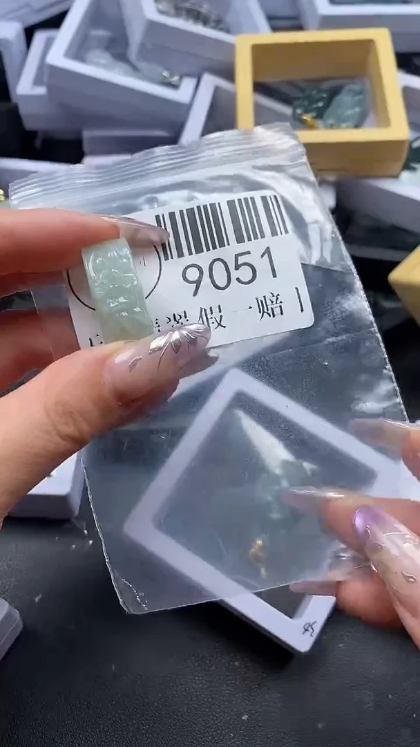 吊坠(不含链)未镶嵌翡翠9051