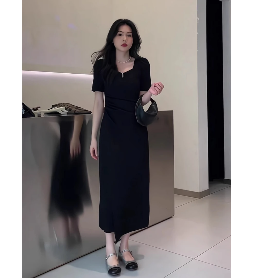 法式赫本风方领短袖连衣裙女夏季收腰显瘦褶皱遮肉气质开叉A字裙