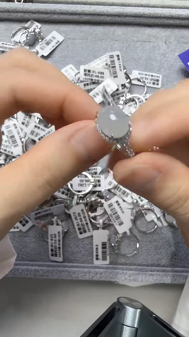 翡翠戒指银S925镶嵌银镶缅甸A货翡翠戒指