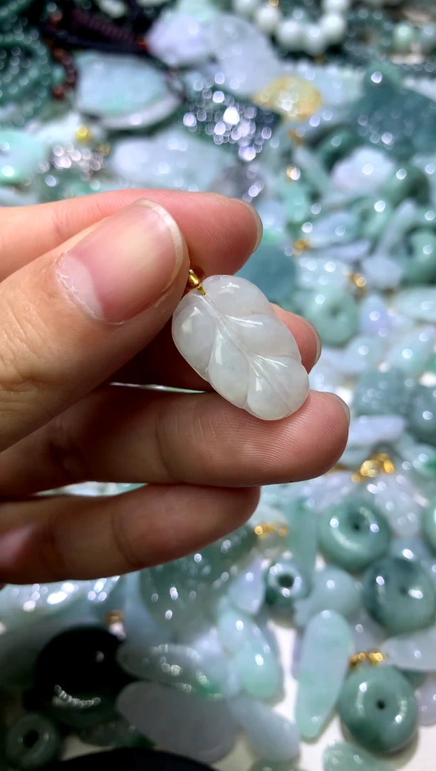 颈饰未镶嵌翡翠1