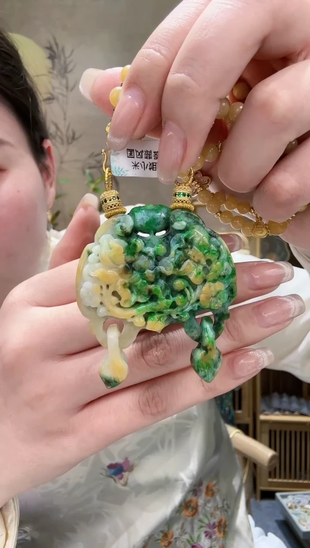 【闪购商品】翡翠颈饰未镶嵌吊坠