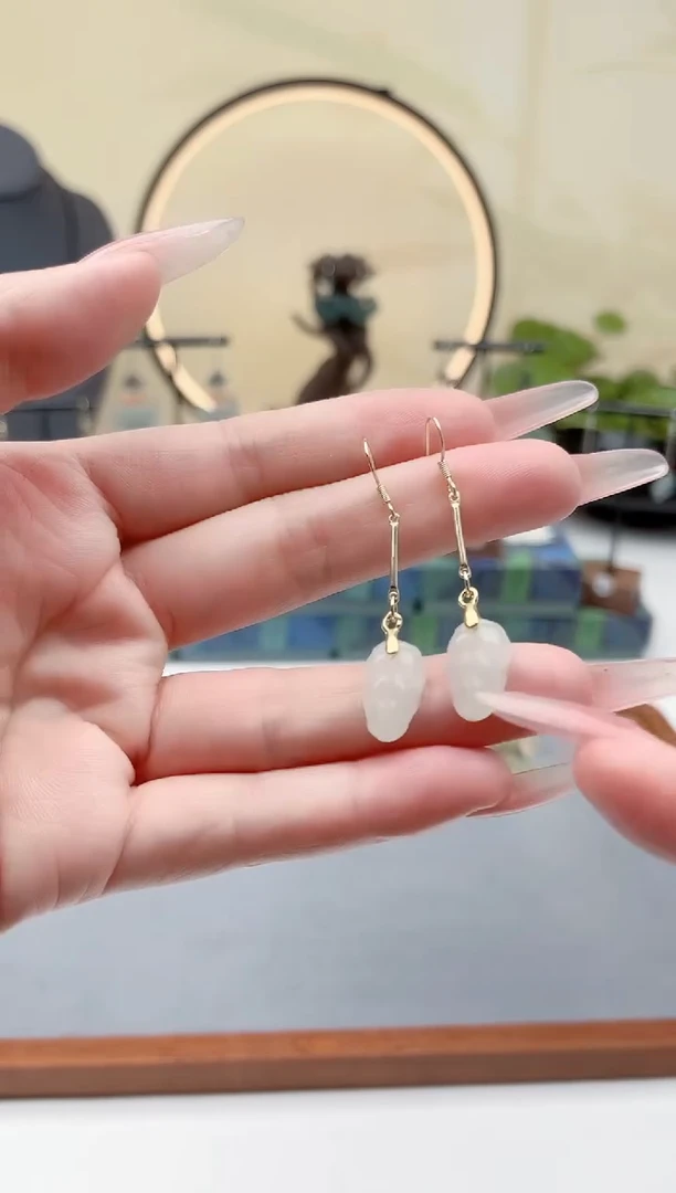 未镶嵌和田玉耳饰0和田玉叶子