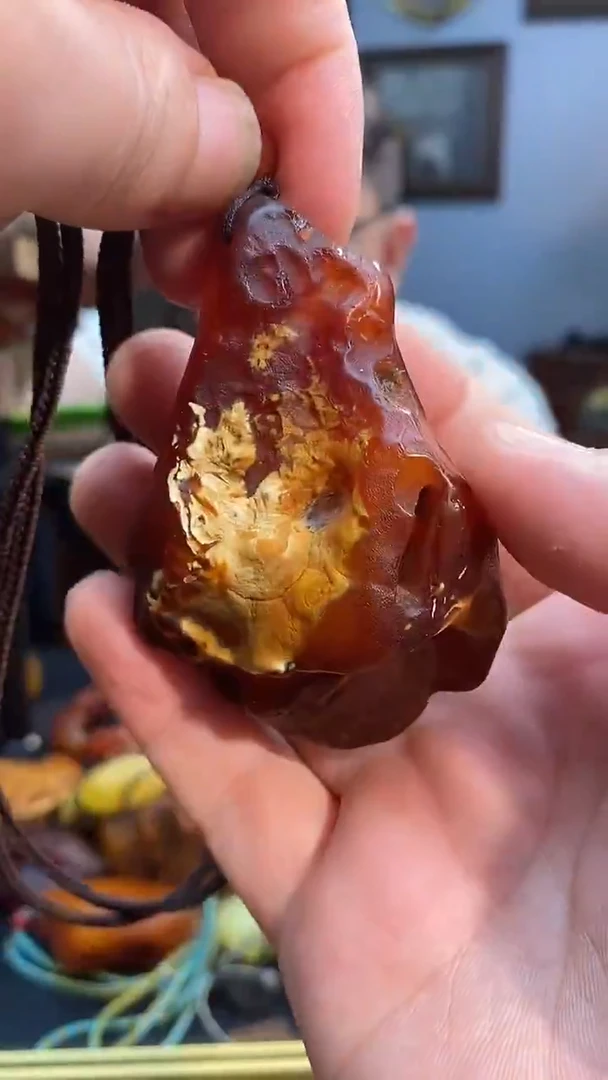 琥珀颈饰未镶嵌吊坠
