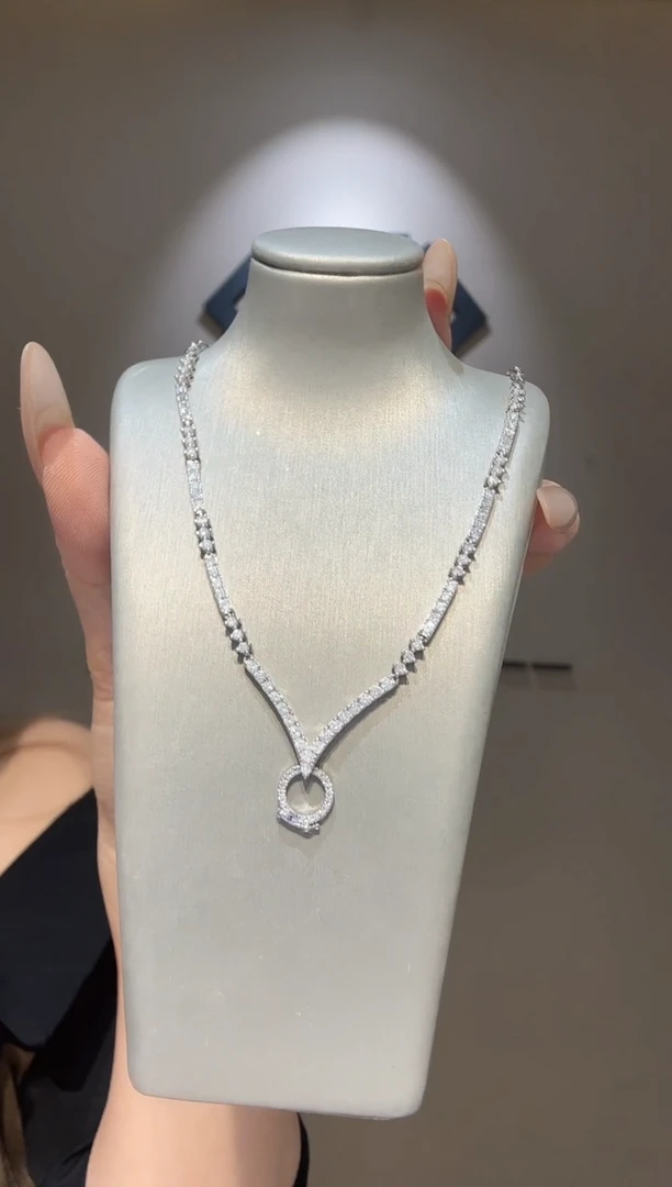 项链18K金镶嵌钻石N4301019 V形钻石项链 多样性