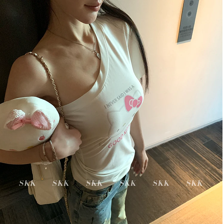 慵懒风猫咪印花斜肩拼接T恤女夏季新款短袖休闲打底修身显瘦上衣