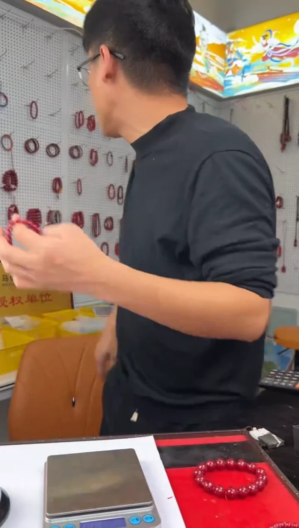 天然辰砂18颗8mm晶体马仙溪