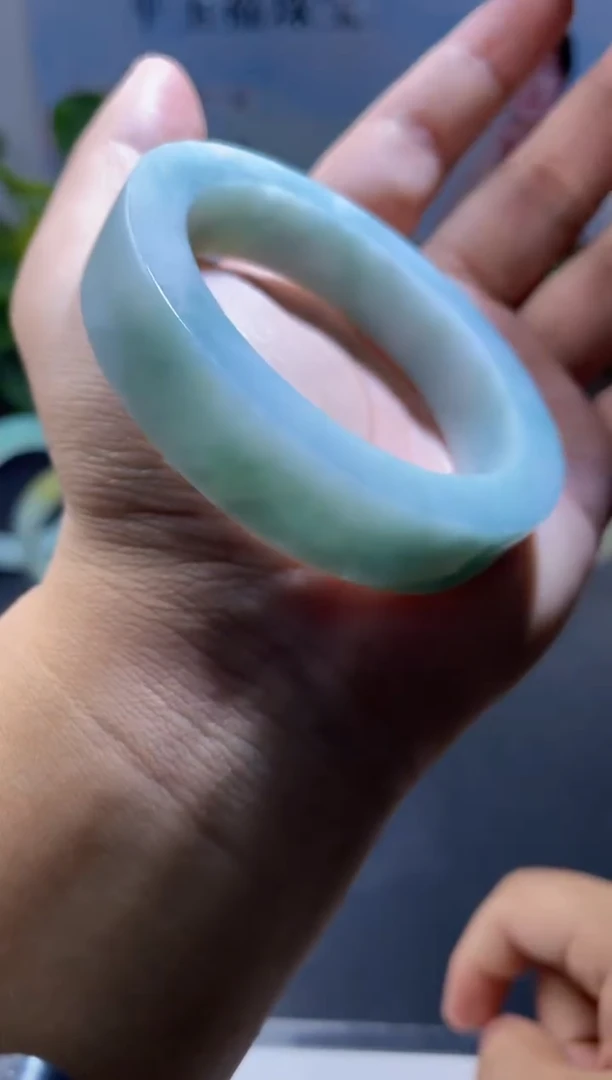 未镶嵌手镯定制翡翠手镯