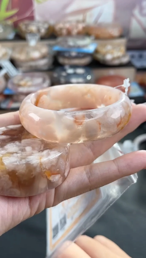 未镶嵌手镯石英质玉54