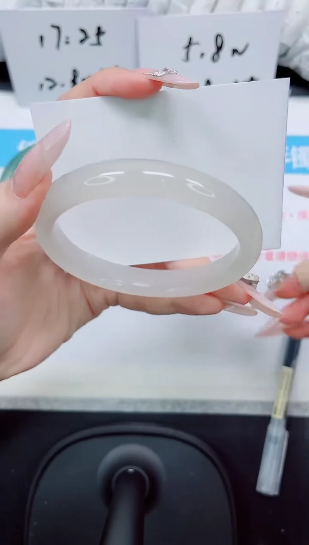 石英质玉手镯未镶嵌344