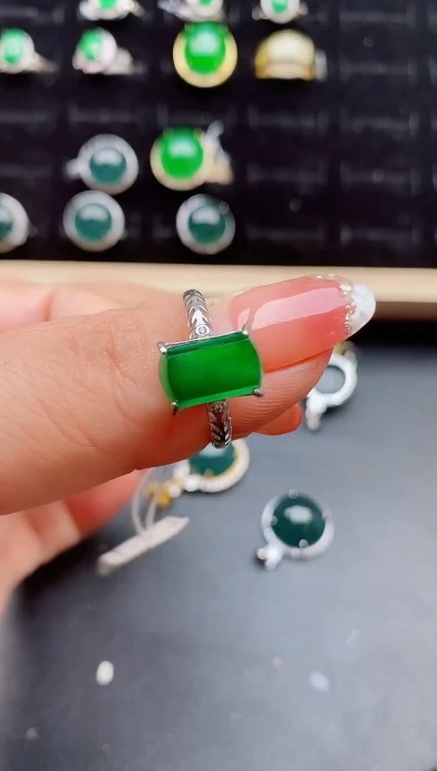 【闪购商品】翡翠戒指银S925镶嵌12112