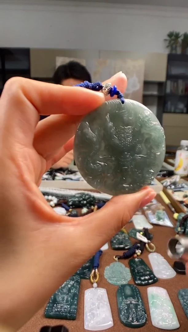 颈饰未镶嵌翡翠多样性发其一