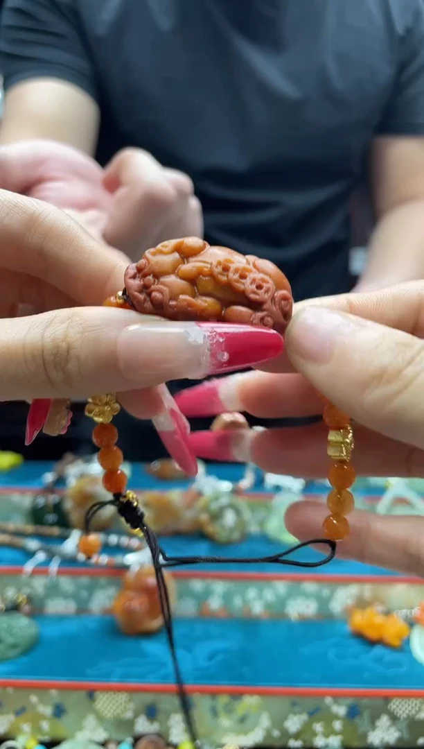 未镶嵌岫玉手链·