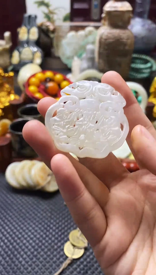 未镶嵌和田玉挂件1个