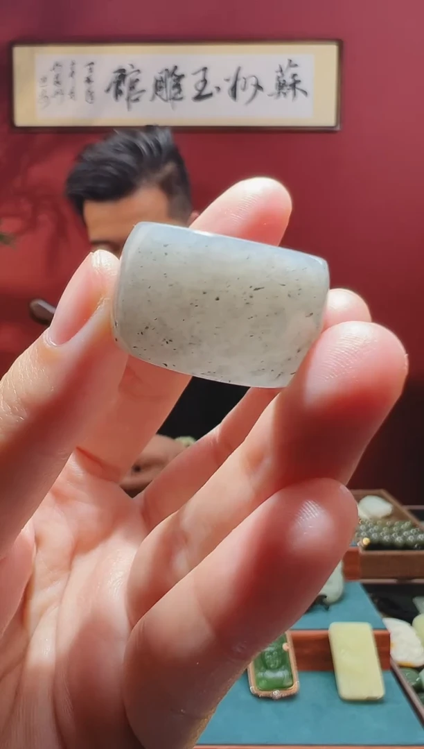 和田玉未镶嵌吊坠(不含链)1