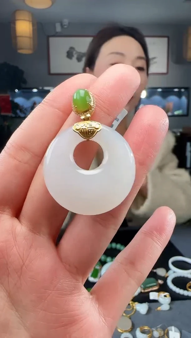 【闪购商品】和田玉吊坠(不含链)18K金镶嵌1