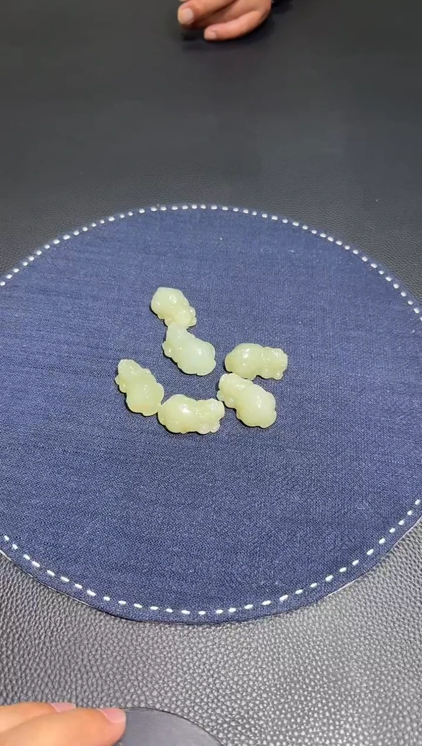 和田玉未镶嵌吊坠(不含链)【陆524】49 7023 多样性发其一