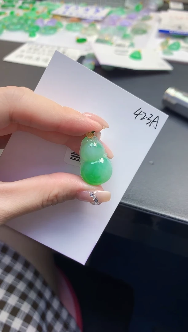 颈饰18K金镶嵌翡翠天然缅甸a货翡翠