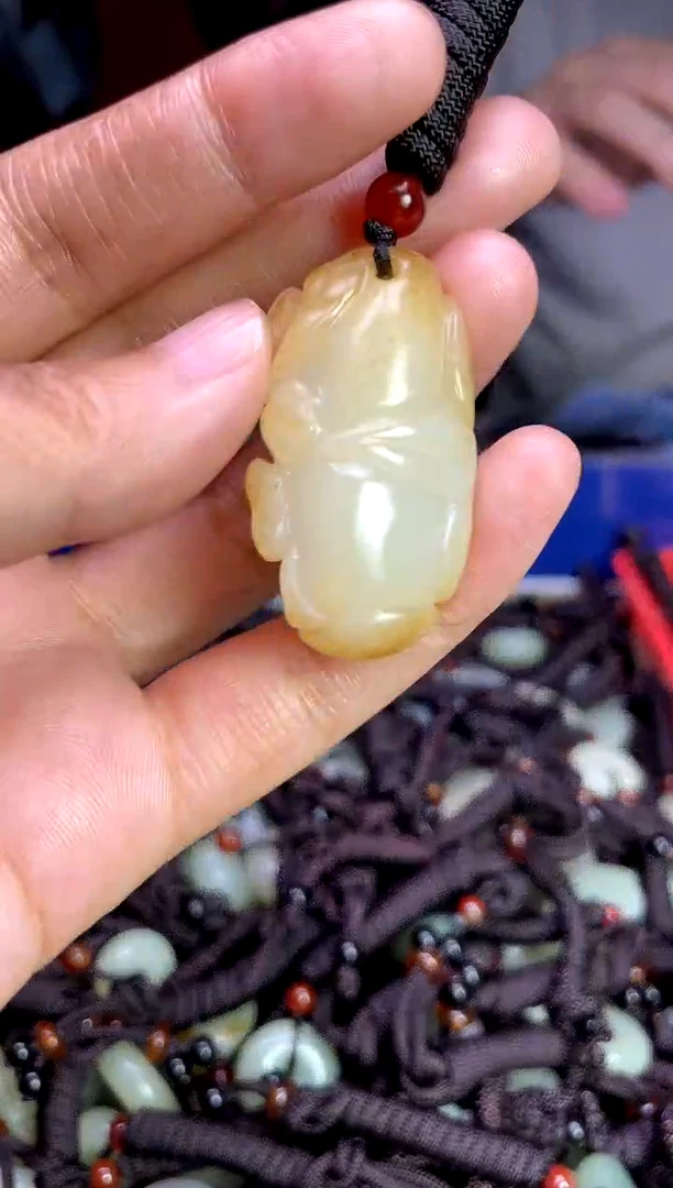 未镶嵌和田玉挂件1