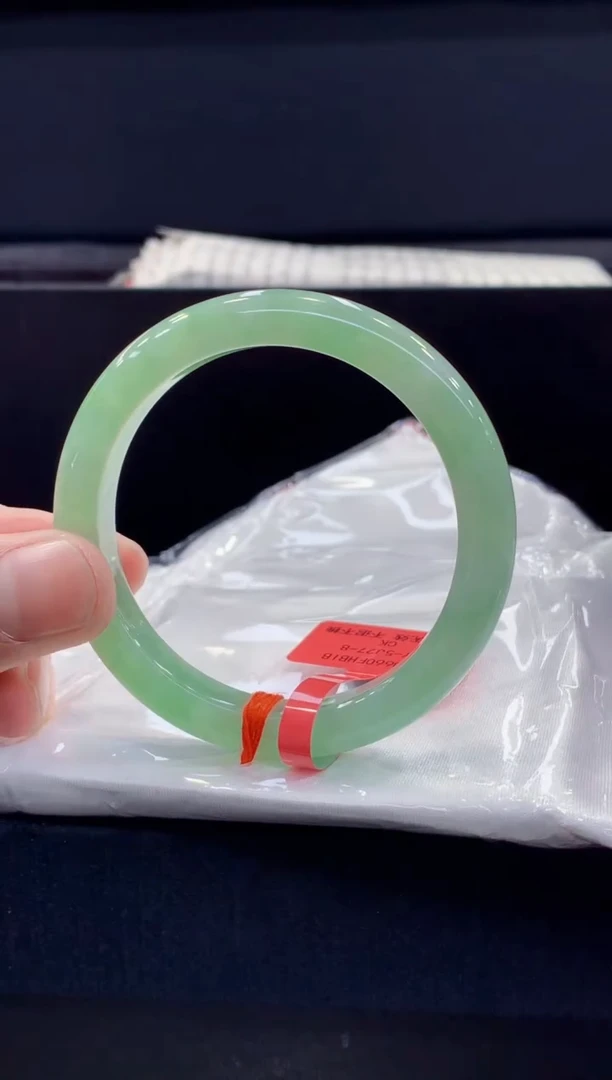 未镶嵌手镯翡翠翡翠手镯