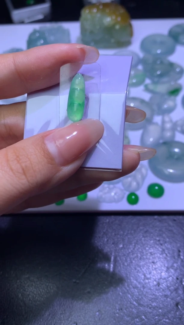 未镶嵌定制翡翠毛货