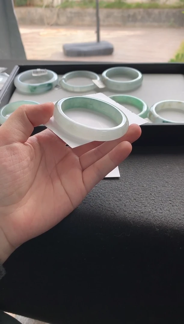 未镶嵌手镯翡翠55贵妃买断Y3964