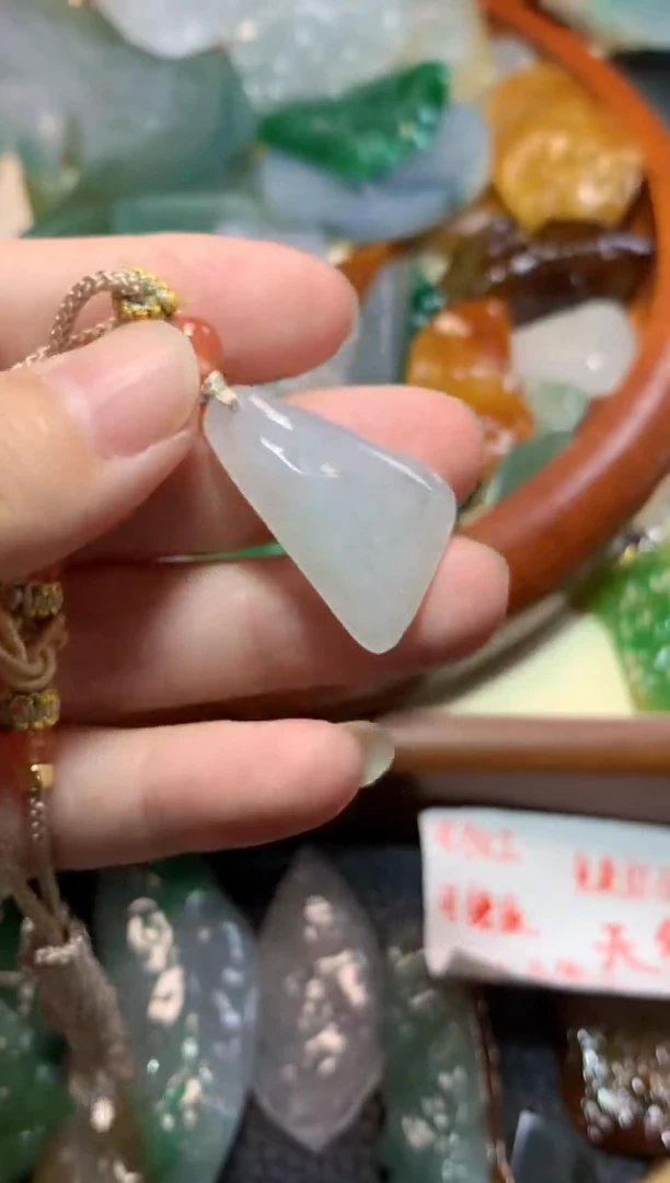 翡翠未镶嵌吊坠(不含链)吊坠