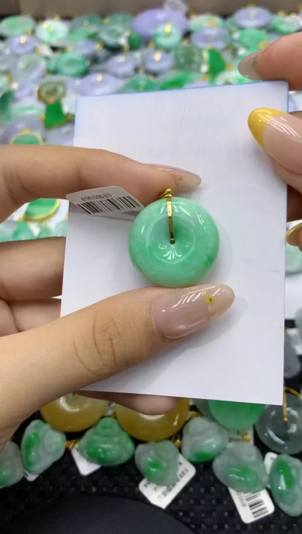 颈饰18K金镶嵌翡翠天然缅甸翡翠A货