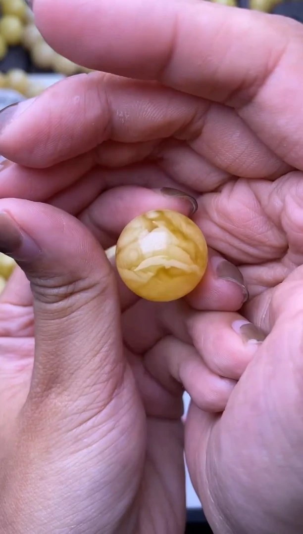 裸石琥珀未镶嵌大小姐珠宝92