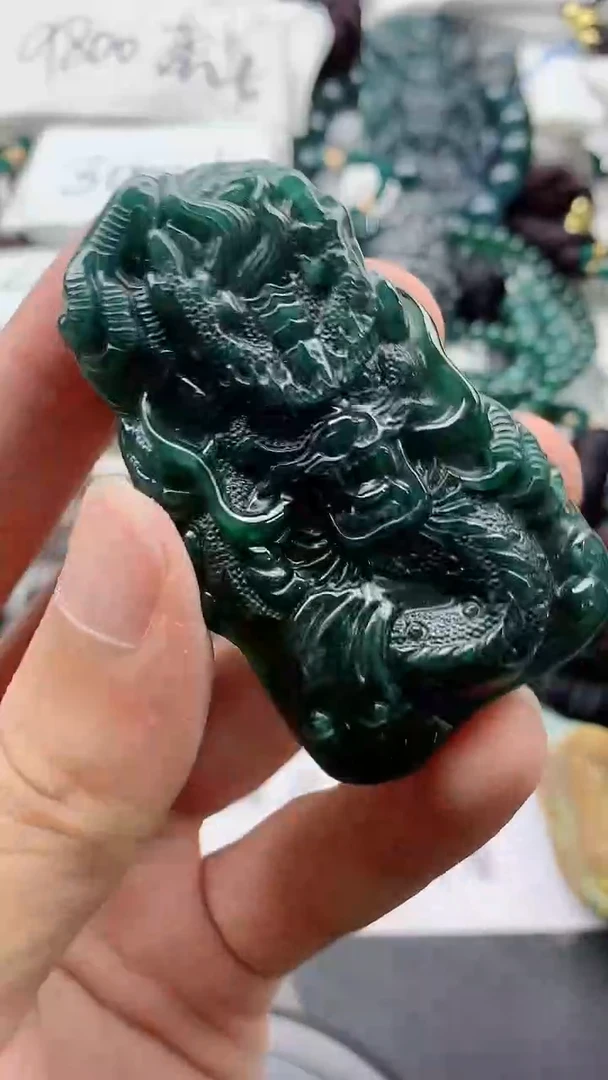 翡翠未镶嵌颈饰8888888