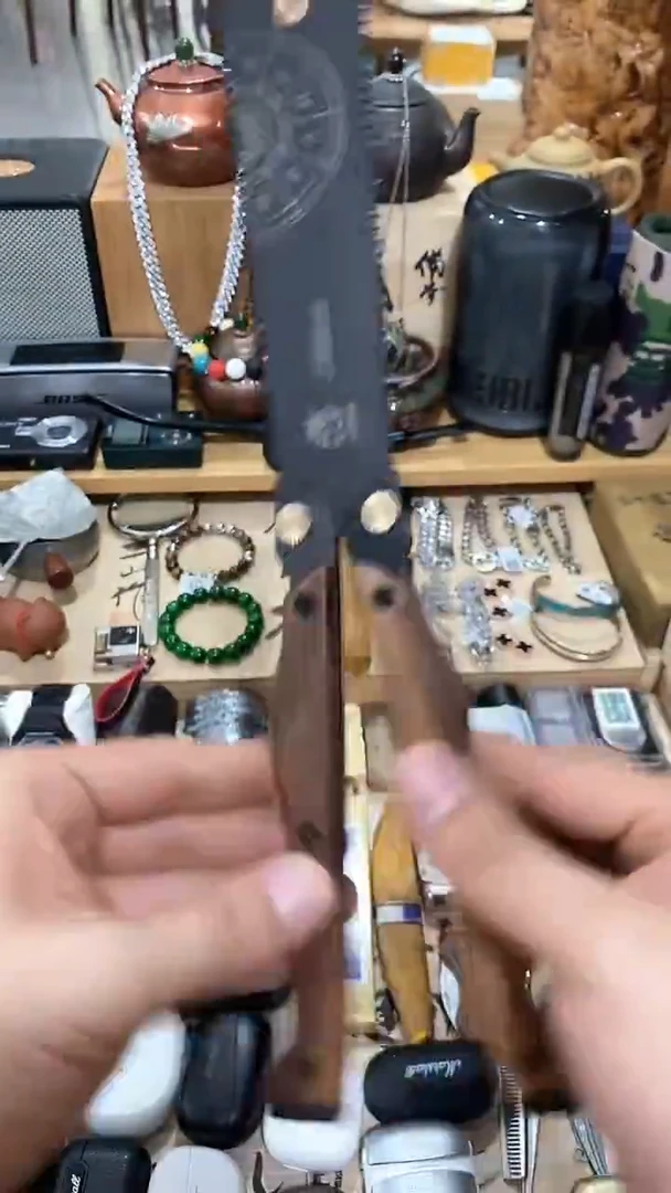 瓷片闪购商品 如图所示