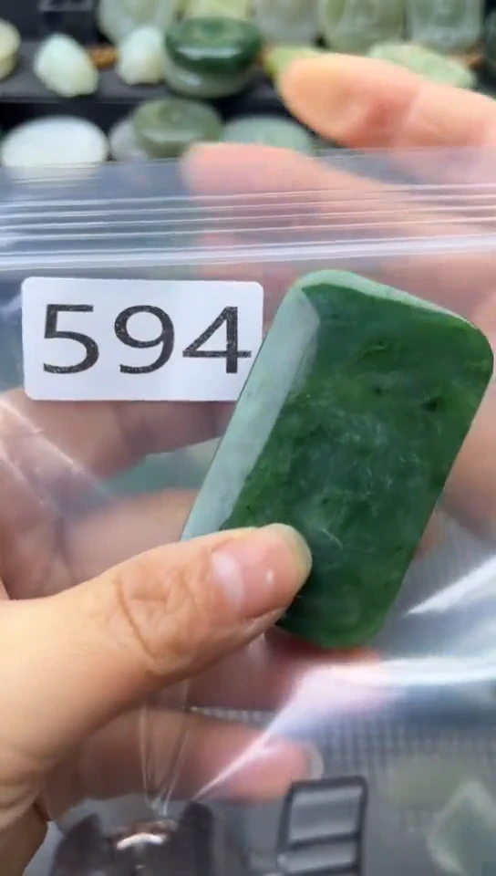 未镶嵌和田玉珠宝半成品牌子