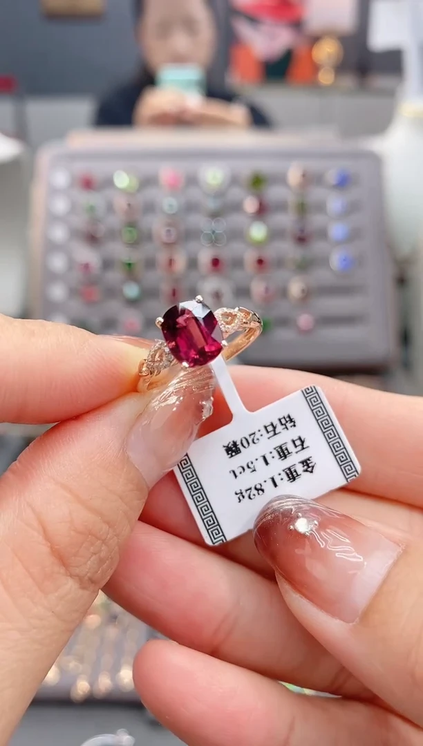 18K金镶嵌戒指碧玺1.5