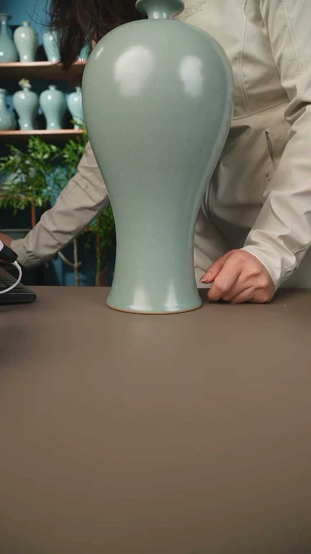 北*仿古天青大梅瓶微暇