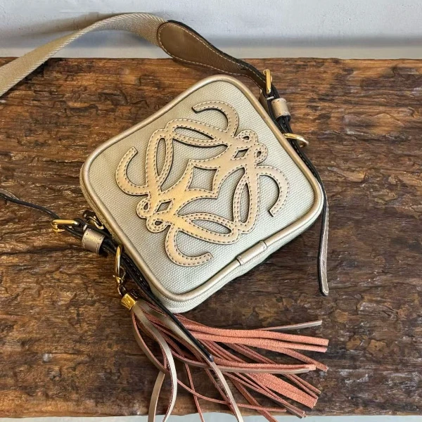 95新 LOEWE/罗意威 帆布大logo流苏斜挎