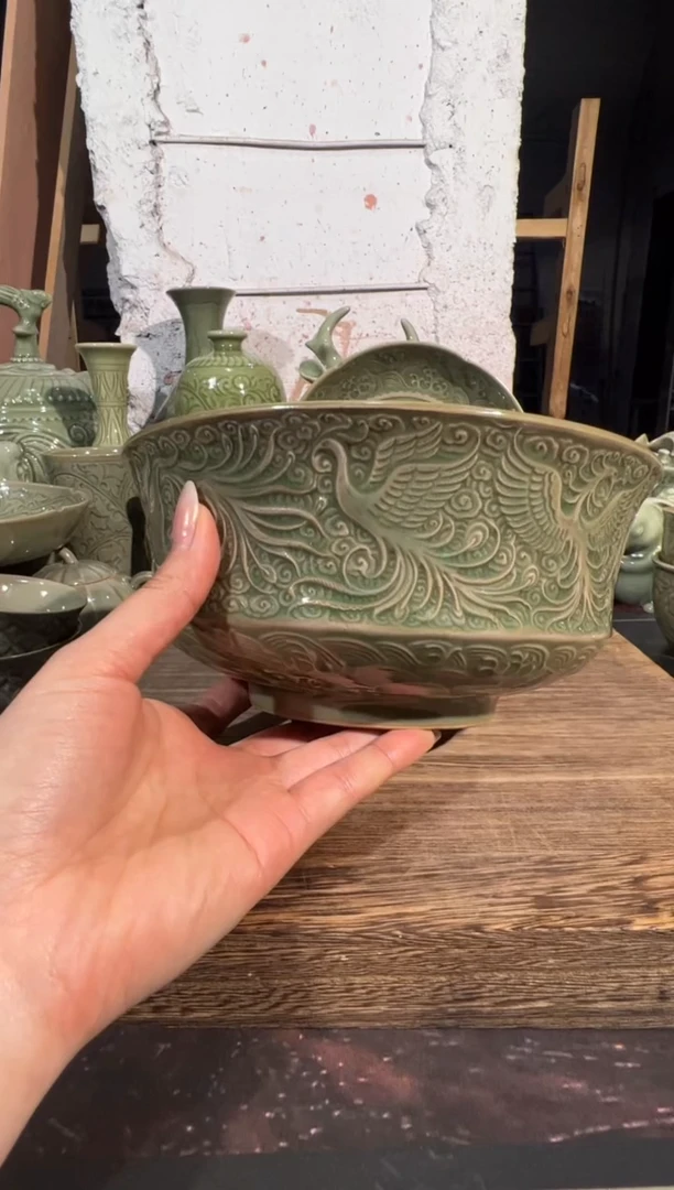 耀州窑青瓷九凤碗