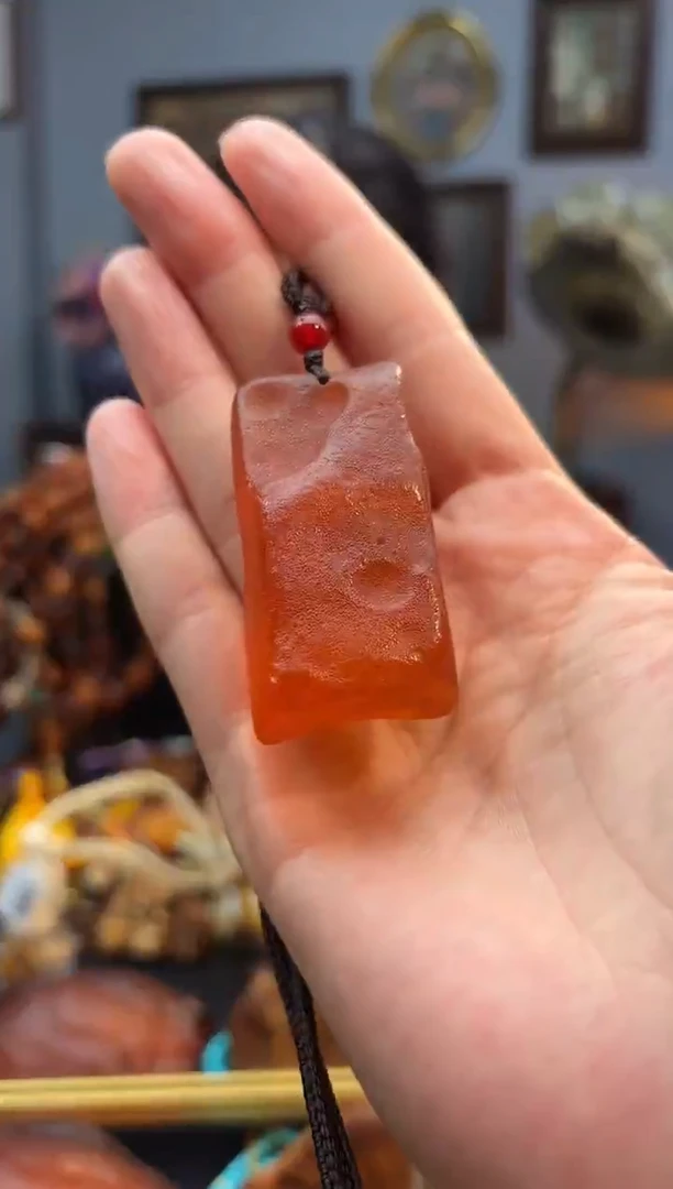 琥珀颈饰未镶嵌吊坠