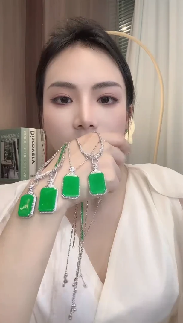 翡翠18K金镶嵌吊坠(不含链)A51 多样性发一件