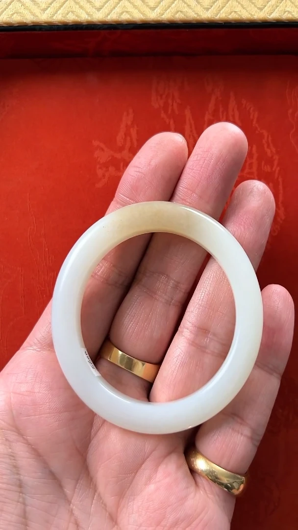 未镶嵌和田玉挂件新疆且末糖白料正圈手镯52内径