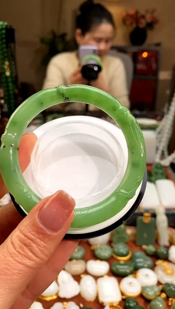 未镶嵌手镯和田玉56.5