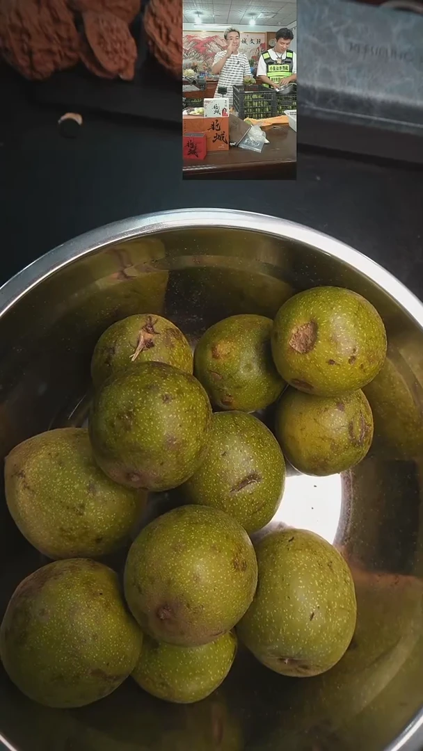 把件文玩核桃鸡心2个盘山8个（售出不退不换）青皮