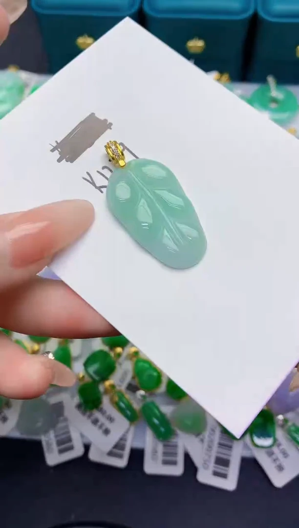 颈饰未镶嵌翡翠缅甸天然翡翠A货