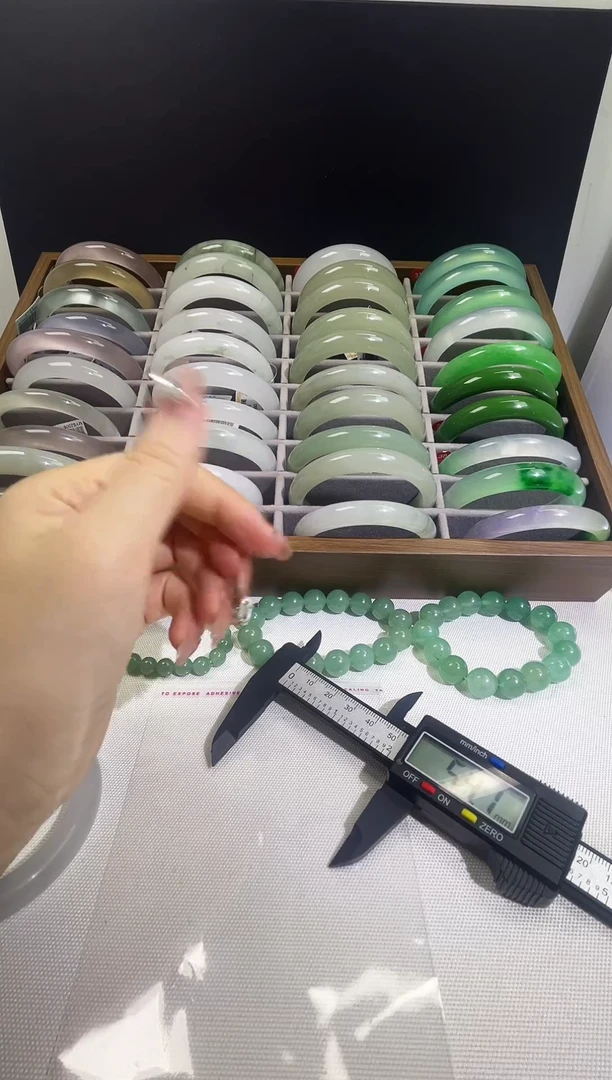 时尚少女高冰手镯