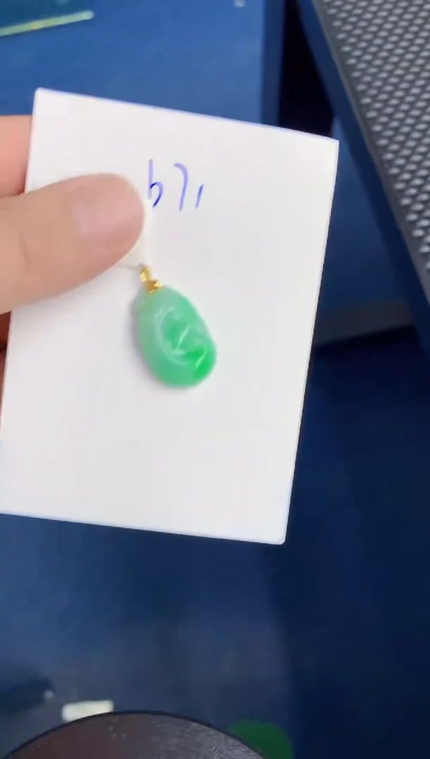 翡翠18K金镶嵌颈饰天然翡翠緬甸A貨