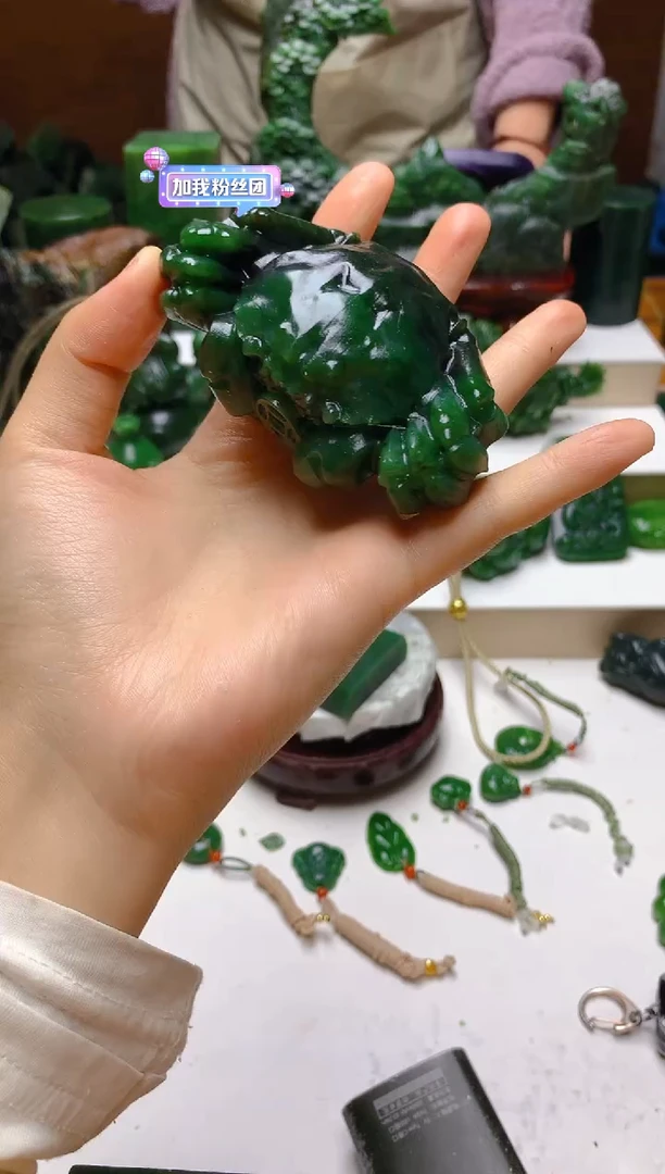 未镶嵌和田玉摆件1