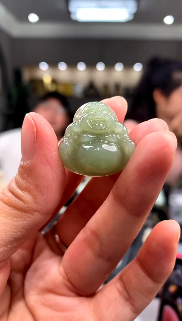 和田玉未镶嵌颈饰挂件